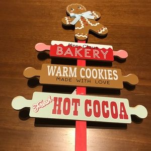 Gingerbread Bakery 🧁 Mrs Claus Warm Cookies FINAL SALE